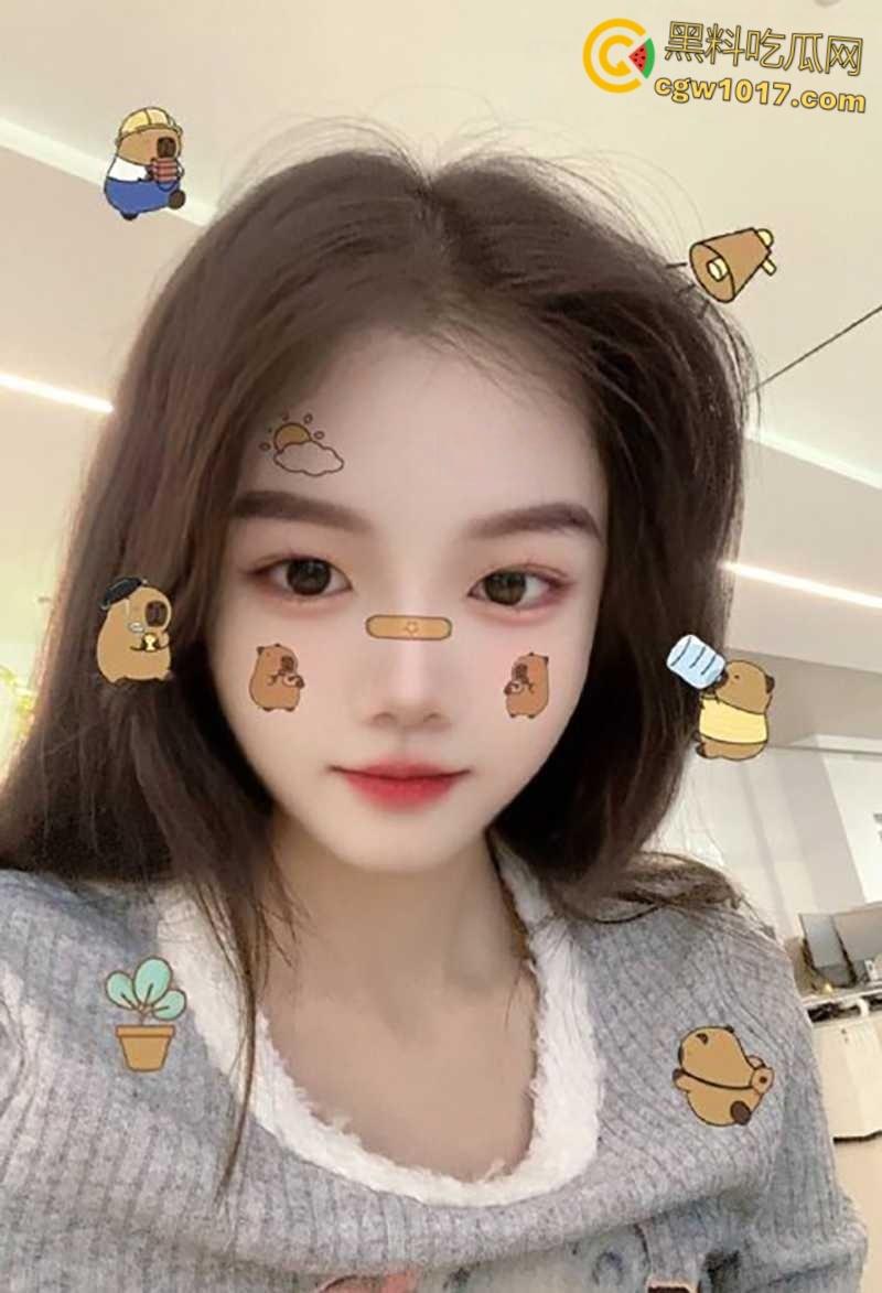 泡良大神【弥川】,约操江苏高颜女主播,翘臀尤物含住肉棒猛吸不放,穿蝴蝶开档淫裤,被无套狂猛打桩!-2