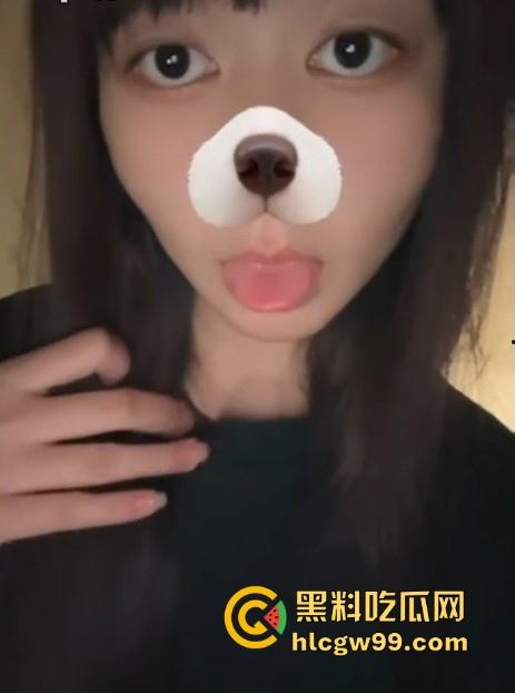 辽宁工商学院极品大三学姐【吴诗芸】给炮友拍裸照被玩腻后曝光,现实中很甜在床很骚。很有撸点!-10