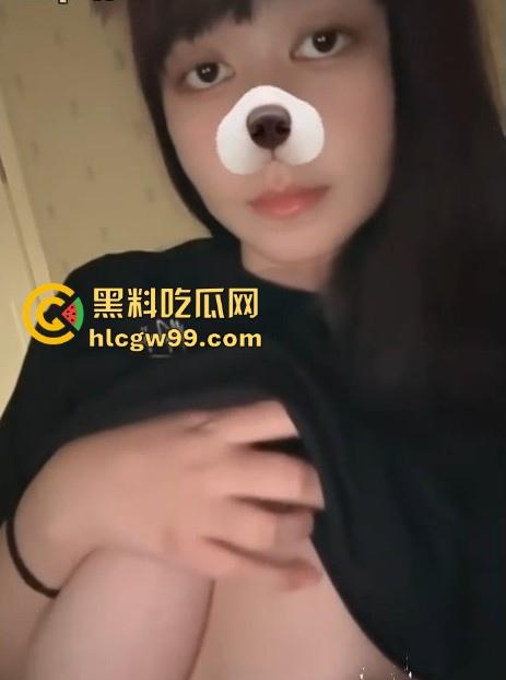 辽宁工商学院极品大三学姐【吴诗芸】给炮友拍裸照被玩腻后曝光,现实中很甜在床很骚。很有撸点!-11