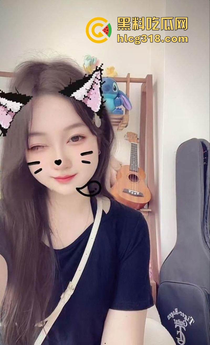 约炮抖音清纯少女【草莓真好吃】修长美腿纤细诱人,性感翘臀在线后入,草莓确实好吃!-4