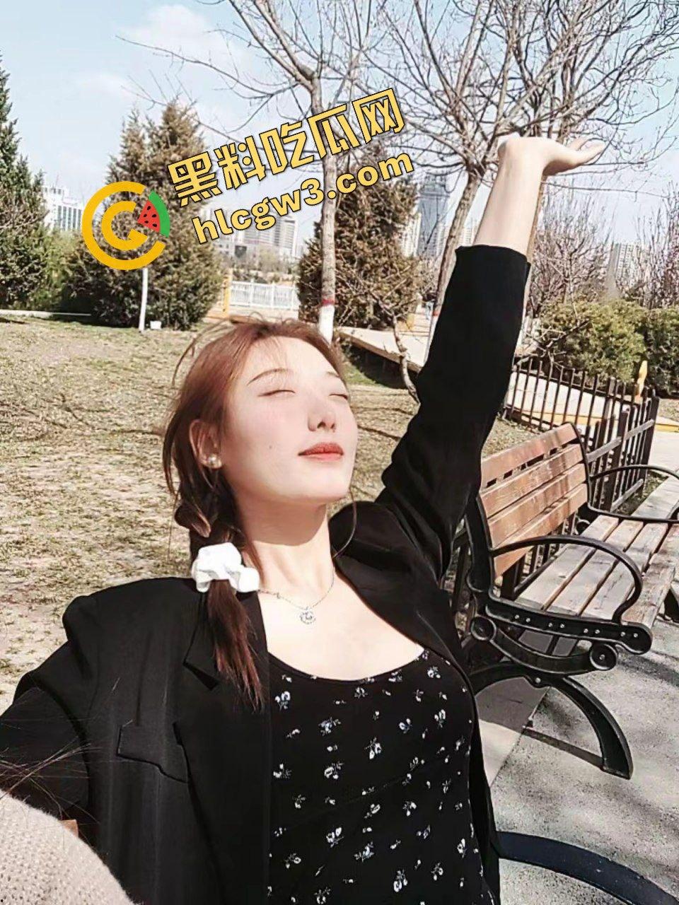 庆阳陇东学院大三反差婊骚货女学生『蒋欣依』下海做鸡赚学费 口爆后怼服务给力！独家流出！-2