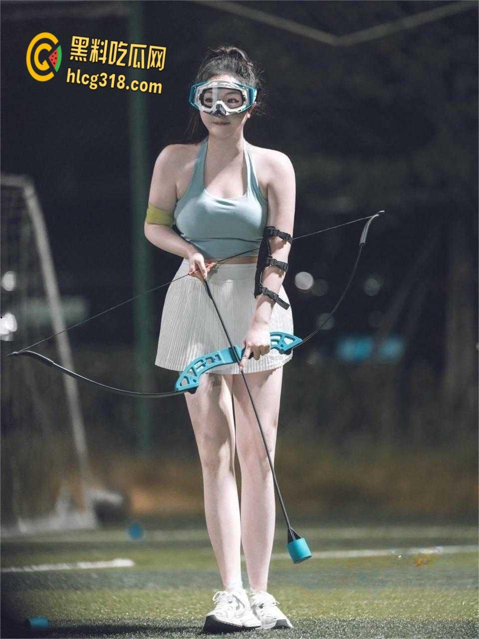 靶场射箭媛勾引诱惑，黑丝秘书陪你玩到爽，从弓弦震响到床上69陪睡，现在办卡还来得及吗？-5