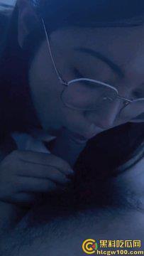 上海政法学院新闻系【李妍妍】,05反差母狗给金主跪地口交技术娴熟,被金主操的鬼哭狼嚎的-7