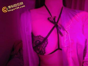 上海政法学院新闻系【李妍妍】,05反差母狗给金主跪地口交技术娴熟,被金主操的鬼哭狼嚎的-9