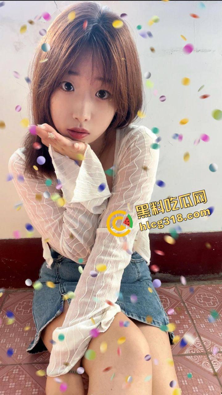 学生妹被金主包养玩成群交机器,3P起步5P封顶,钱到位随便上,有钱就能多人乱斗男友顶着绿帽加入!-1