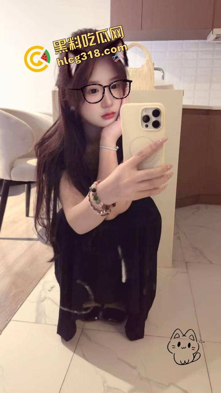 学生妹被金主包养玩成群交机器,3P起步5P封顶,钱到位随便上,有钱就能多人乱斗男友顶着绿帽加入!-7