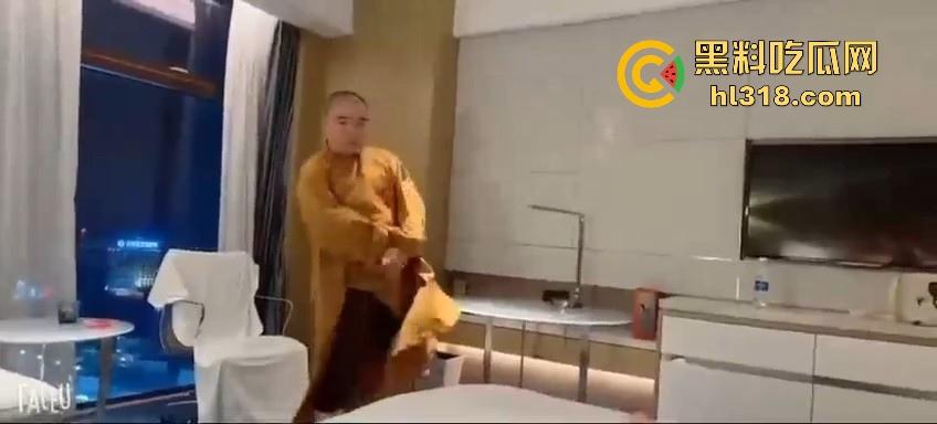 佛组佛渡天下，慈悲为怀，大师就拿下体给你开个光，保你以后出入通畅，细水长流，阿弥陀佛！-2