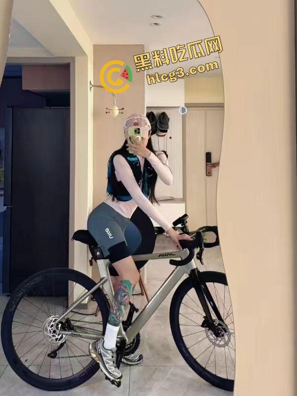 骑行圈淫乱事件！农家乐组织骑行爱好者 一男一女一房间住宿 鸡动即可行动！-3