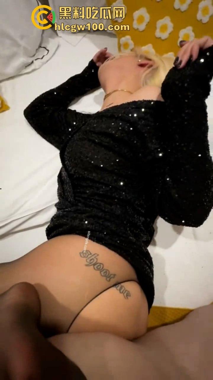 推特纹身爱好者【HighSchool】 露脸性爱自拍 调教性爱现场直播!刺青母狗实战秀 让你大呼过瘾!-14