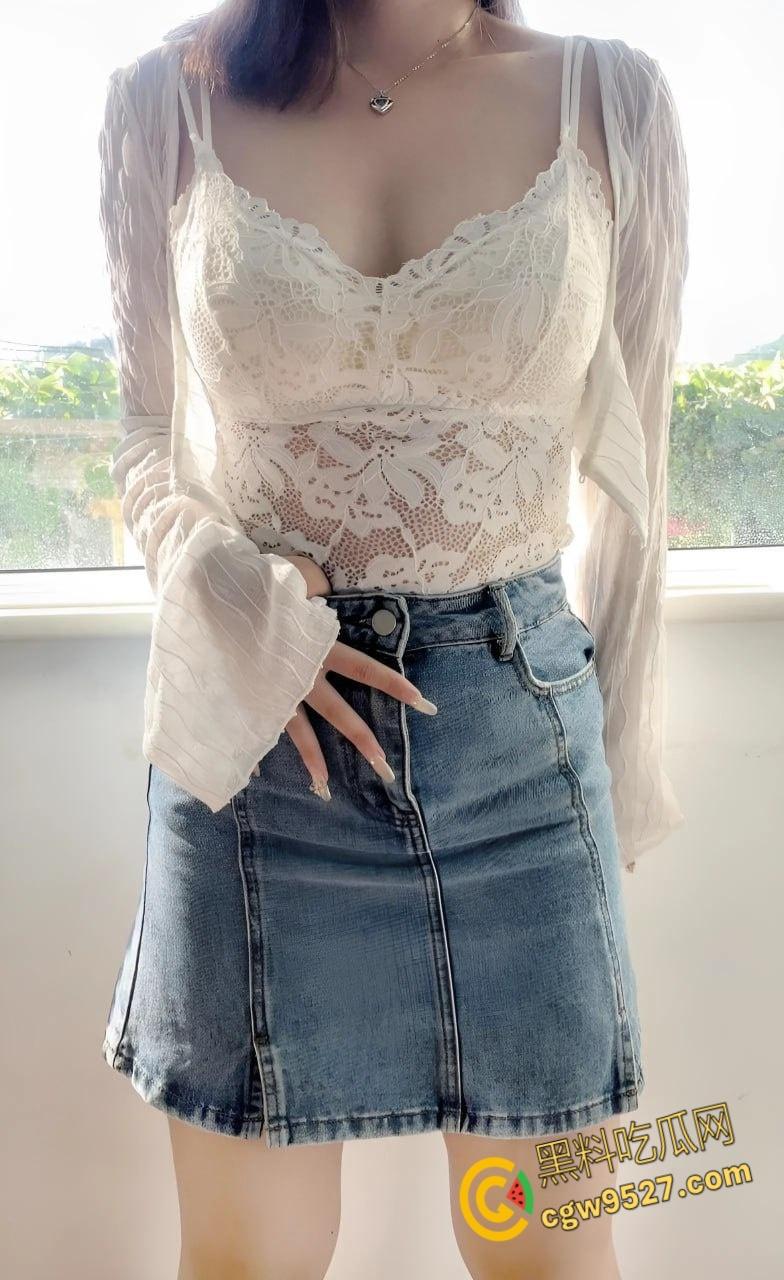 杭州空瓶子酒吧气氛组【张欣慧】,被社会小伙调教成性奴母狗,还带去给兄弟一起操,真是白瞎了!-3