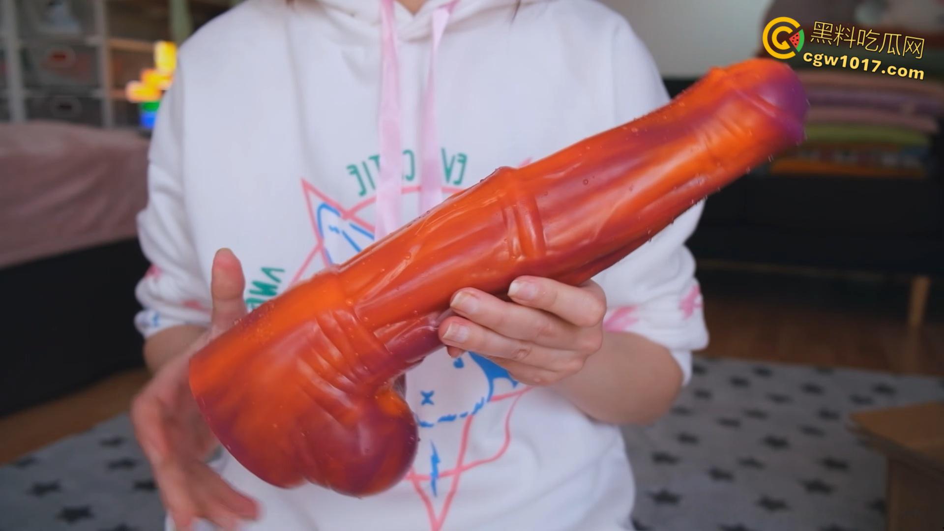 欧美重口味博主【Mylene】新到一批异形大玩具，肛门异物扩张，娇嫩菊花酸爽到爆炸！-4