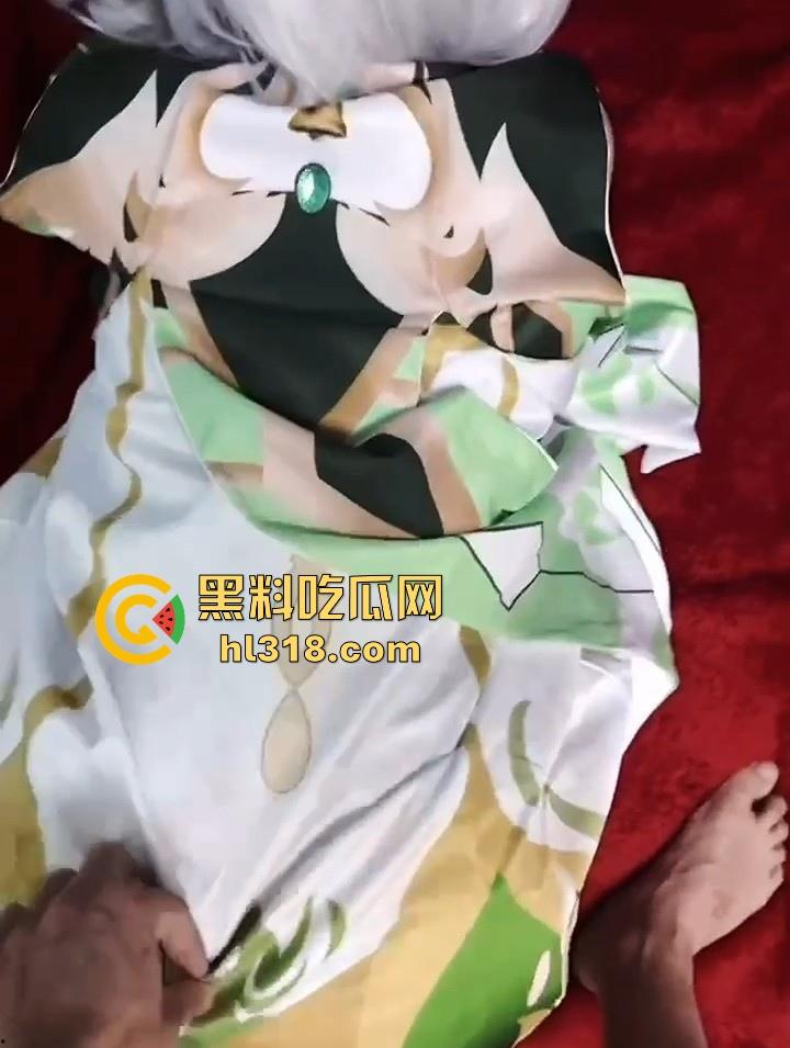 海角乱伦,操漫展回来的女儿,cos草神的衣服还没来得及脱, 就已经吃起了我的鸡巴,激情满满!-7