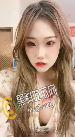 通辽师范学院极品反差婊 喜欢纹身的妹子 在学校时酷酷的 到家就变母狗 这身材一看就很耐操-7