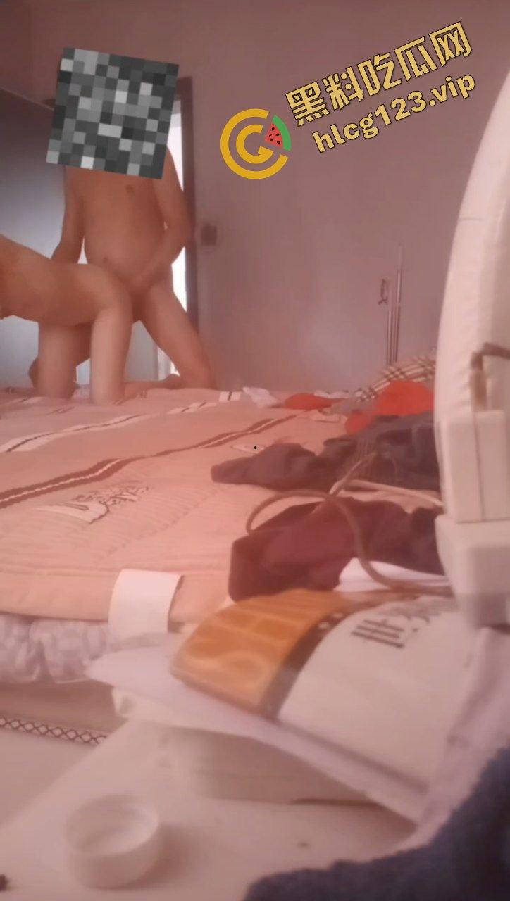 亲身经历原创真实曝光 饥渴少妇『张菲』婚后寂寞难耐 背着老公与老王偷情干炮 丈夫女儿全被蒙在鼓里-13