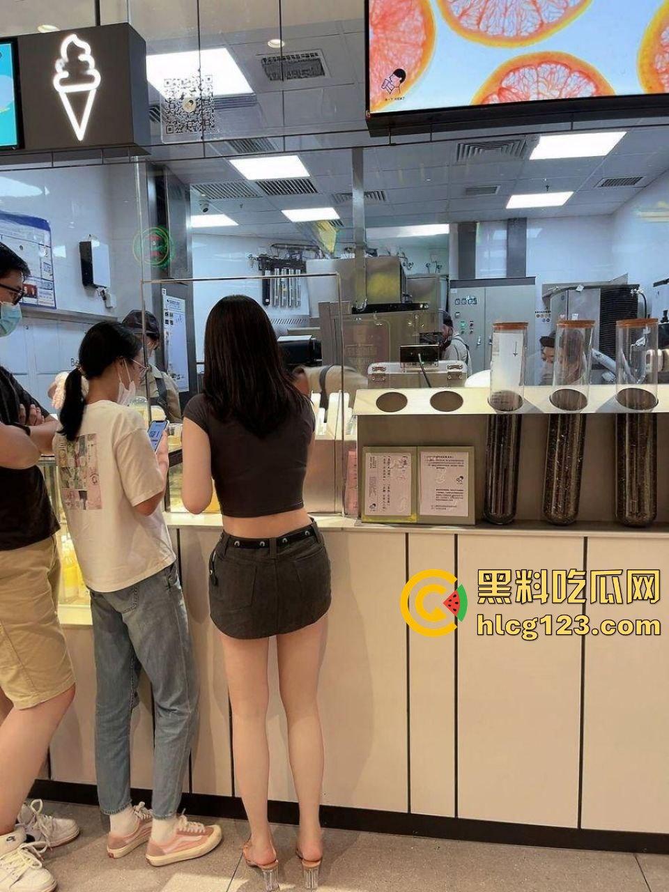 江苏人妻骚母狗苗慧慧,反差婊被爆出绿老公成马,情趣制服全是给别的男人穿!-3