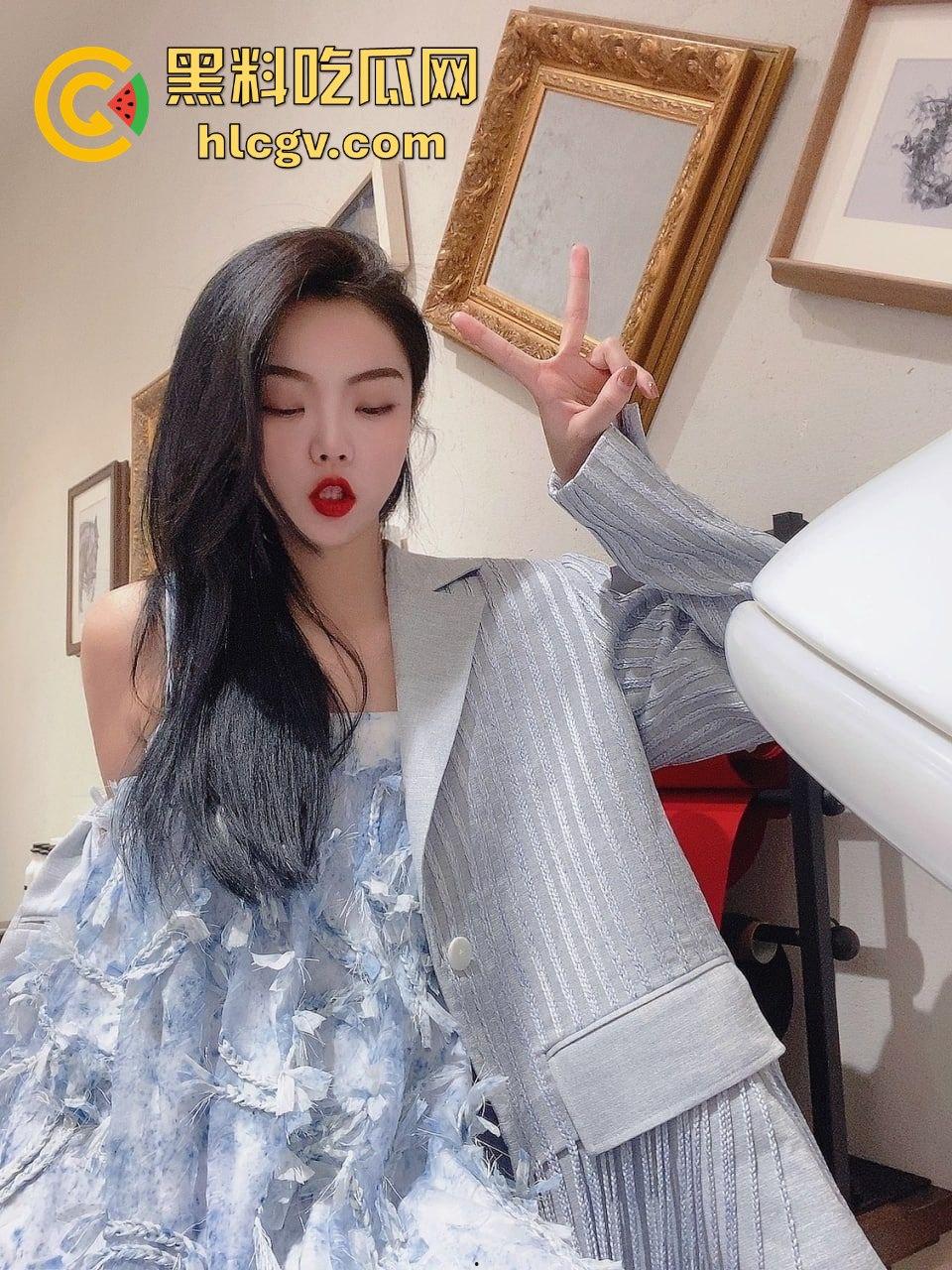 瓜友投稿日单位同事【尤文君】,真实颜值与美颜对比!这换头术真敢用!-2