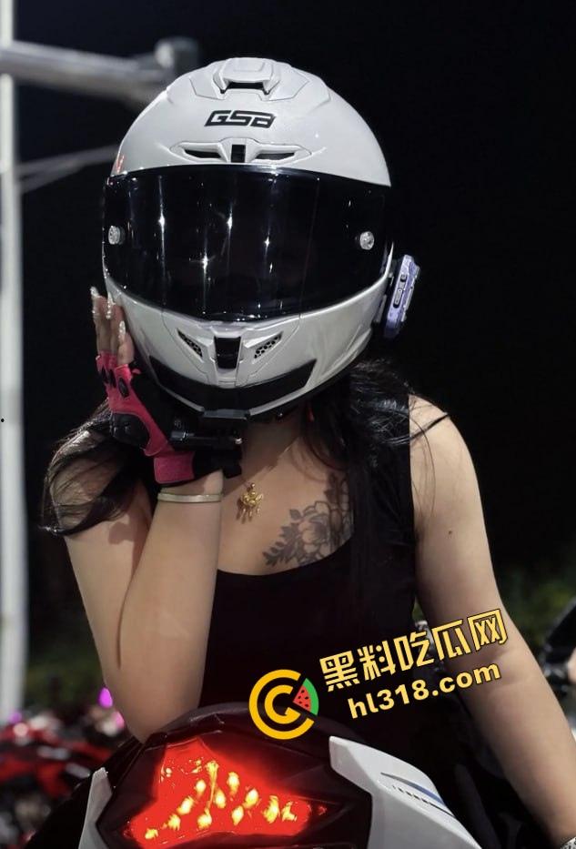 抖音摩托车圈热瓜,春风车主抬不起来的腰,终究还是断了,得吃哥跪地当狗舔高跟黑丝-9