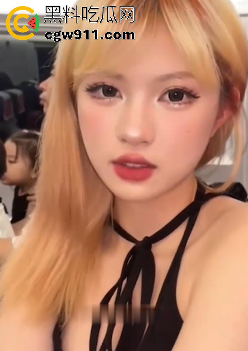 曝光重庆骚逼服务员,洪崖洞海底捞领班【曲晓雯】,高颜值嫩妹无套爆操欲仙欲死,怕是爽得要起飞哦!-3