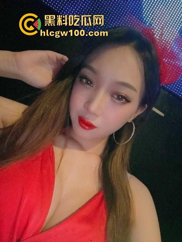 辽宁『黄安安』隆胸假体 医美憋出的胸缩水成A杯,胸没抓爆却自爆这假雷炸得比真雷还响,缩水成两坨干瘪豆腐渣!-3