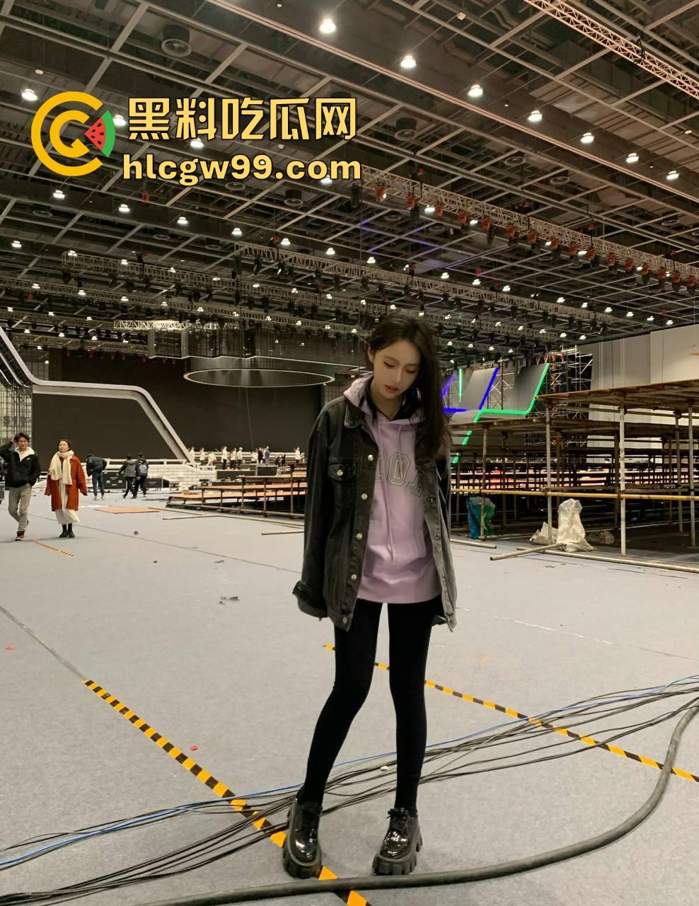 江西上饶线上撕X大战,小三短信嘴炮原配,舌战取胜却被曝光床照,这招不讲武德小三赢嘴炮却输脸面!-6