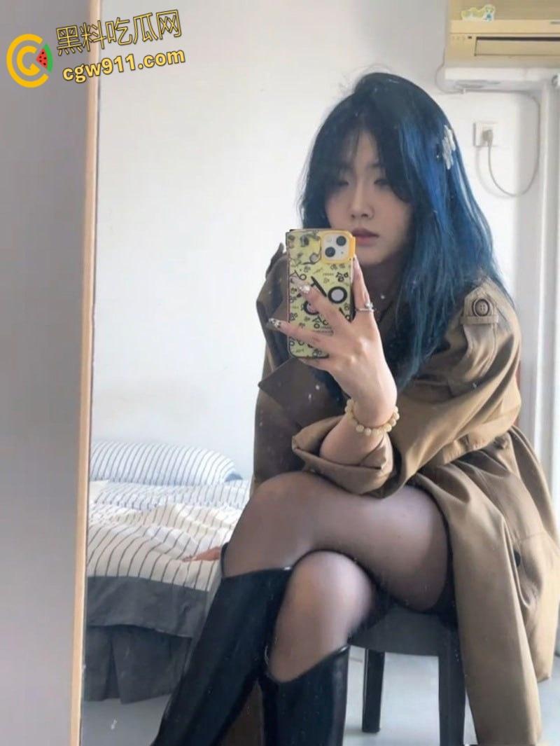 山西临汾微胖学妹【徐淼淼】，与男友酒店镜前后入自拍，极品翘臀后入爆操，白嫩巨乳晃动不止！-3