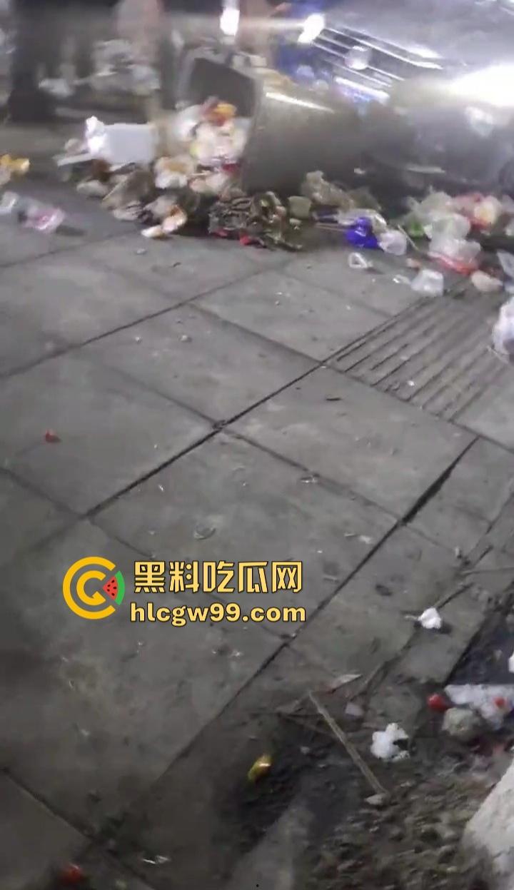 安徽亳州利辛县惊现马路杀神， 酒驾狠人凌晨狂飙，直接冲进小摊贩人群。孕妇当场被撞飞！-7