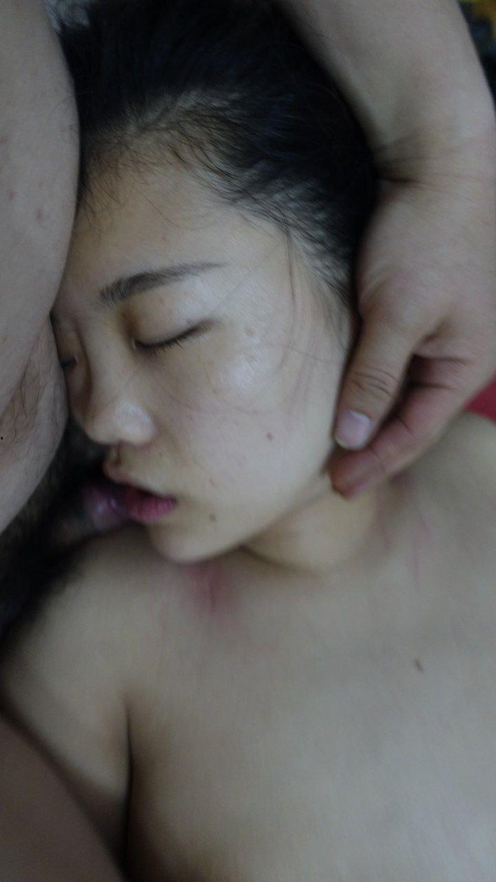 迷奸风骚幼师妹子   晕了也能完捆绑 小嘴配合着大屌抽查还会动 最后全部射在脸上-3