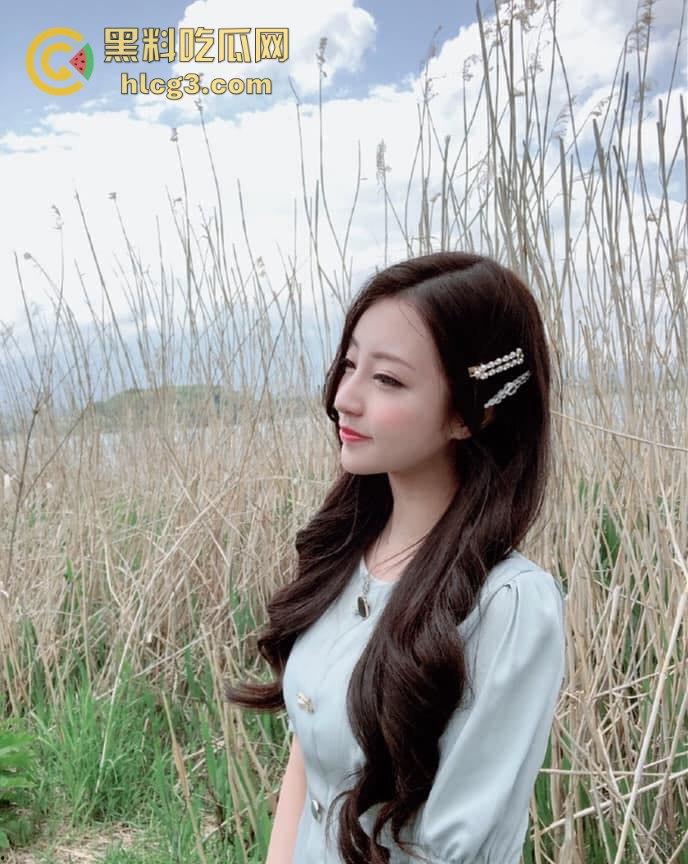 极度反差高颜值清纯女神【晓雅】性爱私拍曝光!白肤大波粉奶头尽显诱惑,私处已被金主玩黑令人心动!-8