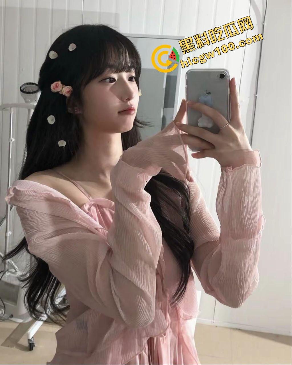 江西景德镇反差婊社会骚鸡母狗『刘欣蕊』足控金爸诱惑足交 深喉直怼喉咙淫荡口交!原创独家流出!-2