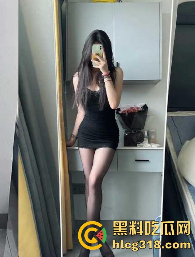 海角大神【纯爱藏黄刀】最新作品 瞒着女友跟其亲妹乱伦 骚货女友浑然不知还贱兮兮的求内射!-2