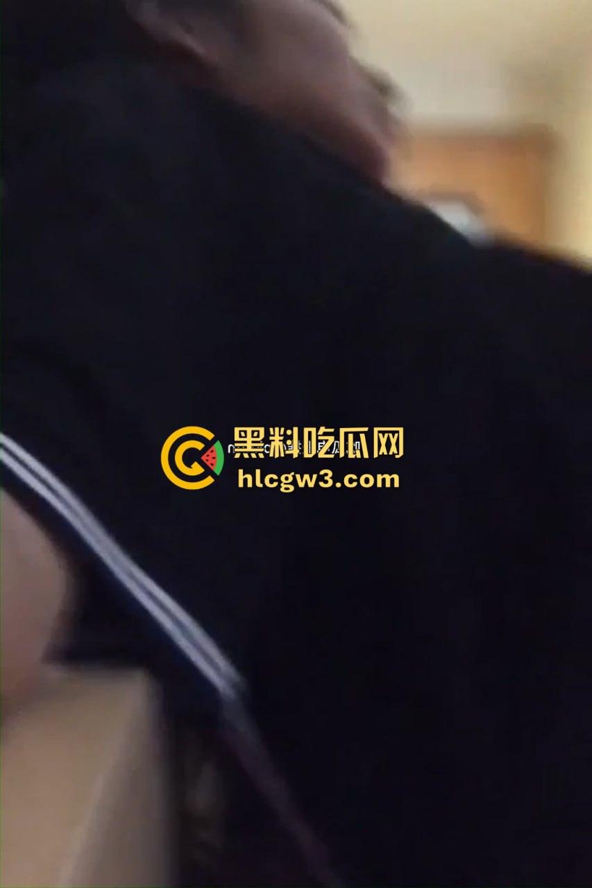 山东威海大学生情侣教室激情视频疯传!课桌上直接开干,分手后清纯妹子模样让人想起初恋!-9