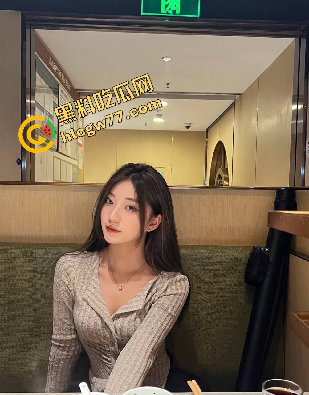 川音舞蹈系校花【王雨琪】笑死人,被包养了还要立牌坊,舔金主屁眼舔得比技师还专业!-3