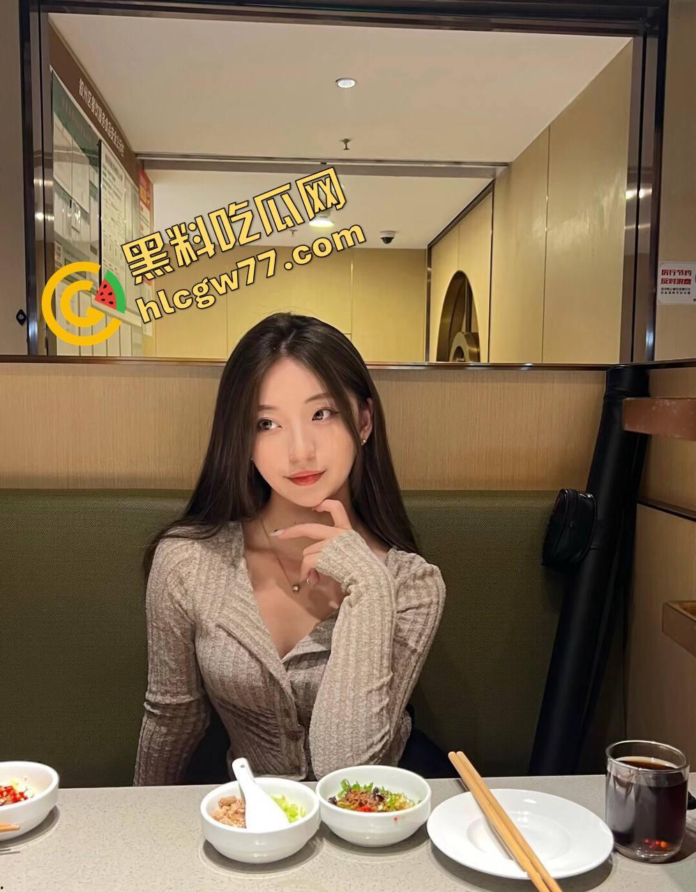 川音舞蹈系校花【王雨琪】笑死人,被包养了还要立牌坊,舔金主屁眼舔得比技师还专业!-4