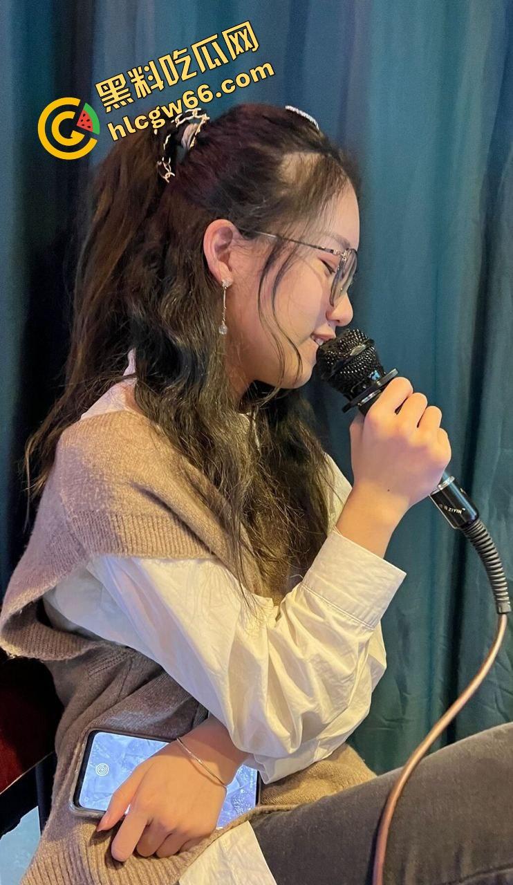 上海已婚人妻【牧袁平】遛狗相遇约了一炮操一次上瘾,掰开骚穴求内射,现在正慢慢扩肛调教成后门母狗!-2