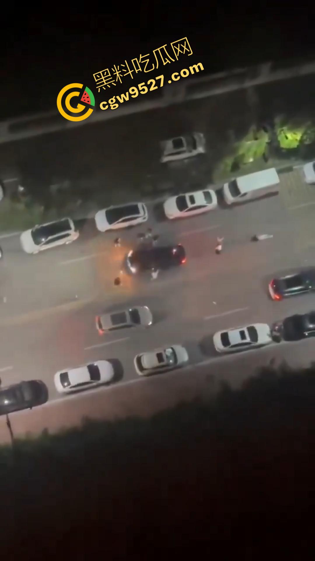 景德镇街头上演惊魂一幕:40岁男子开车撞人导致2死1伤的惨烈悲剧,只因赌博令人丧失理智-4