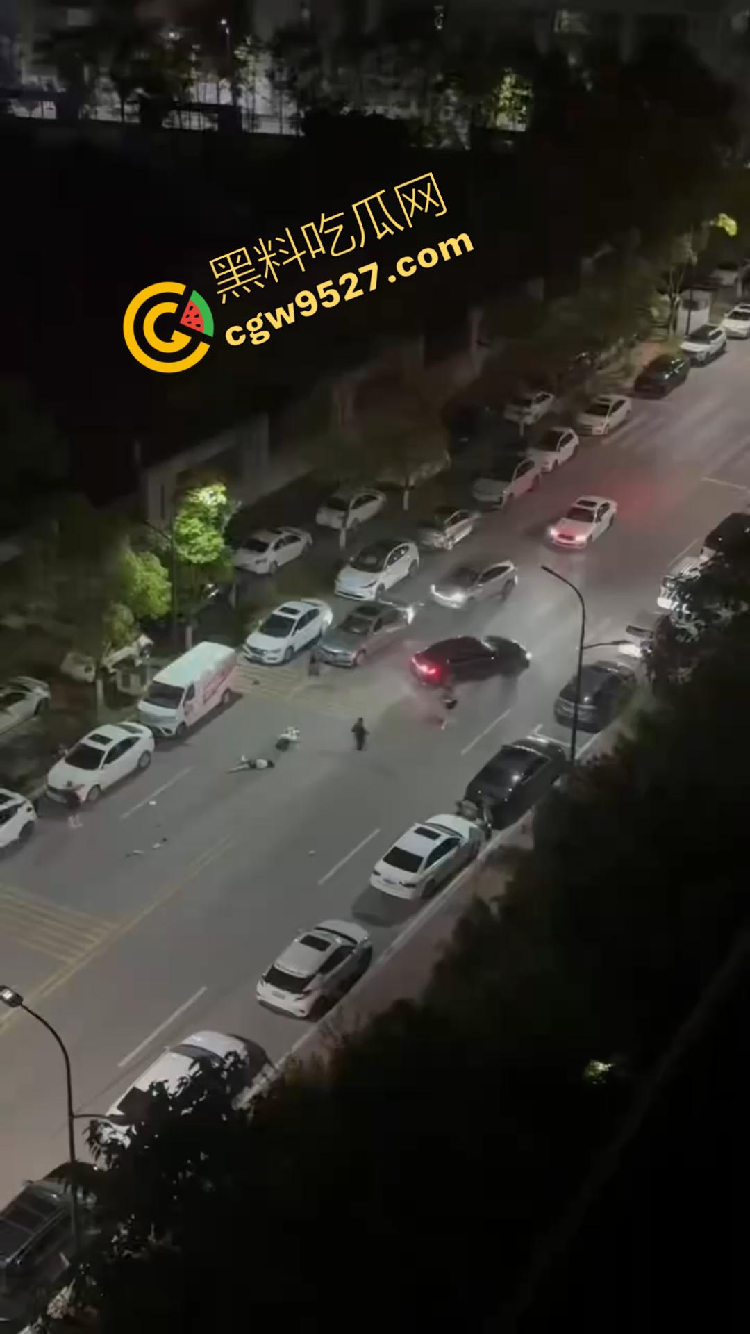 景德镇街头上演惊魂一幕:40岁男子开车撞人导致2死1伤的惨烈悲剧,只因赌博令人丧失理智-7