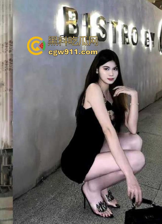 广西贵港市高颜值骚鸡【吴金莲】人如其名天生的淫荡母狗约炮成瘾!极品的炮架子一天不挨操就浑身难受!-1