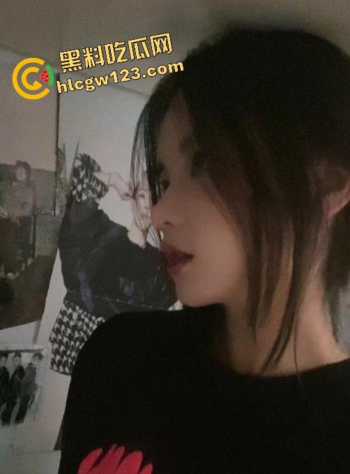 北京夜生活怎么玩?3个骚屁股排排站抽得啪啪响,富哥轮流抽射,汗的汗死,涝的涝死!-11