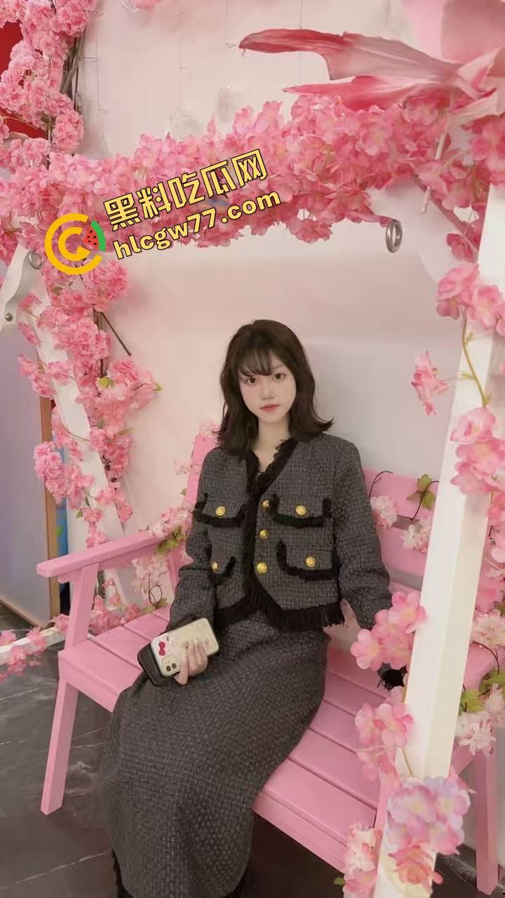 新东方数学老师【田秋弥】表面严师私下变骚狗,爱被羞辱意淫,高潮主动喊草大力点!-4