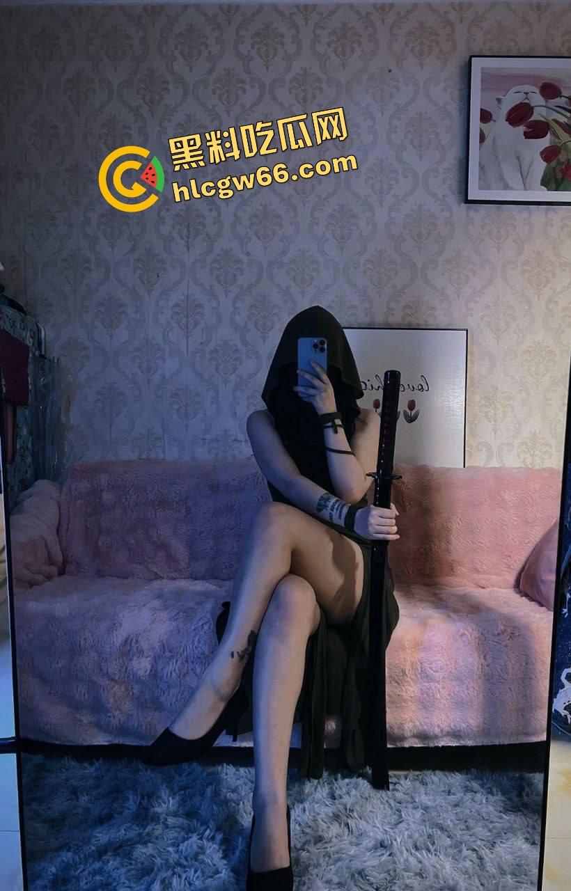 河北高颜值精神小妹自拍流出，骚得不行，香得离谱，黑丝女仆穿上直接想原地开干！-6