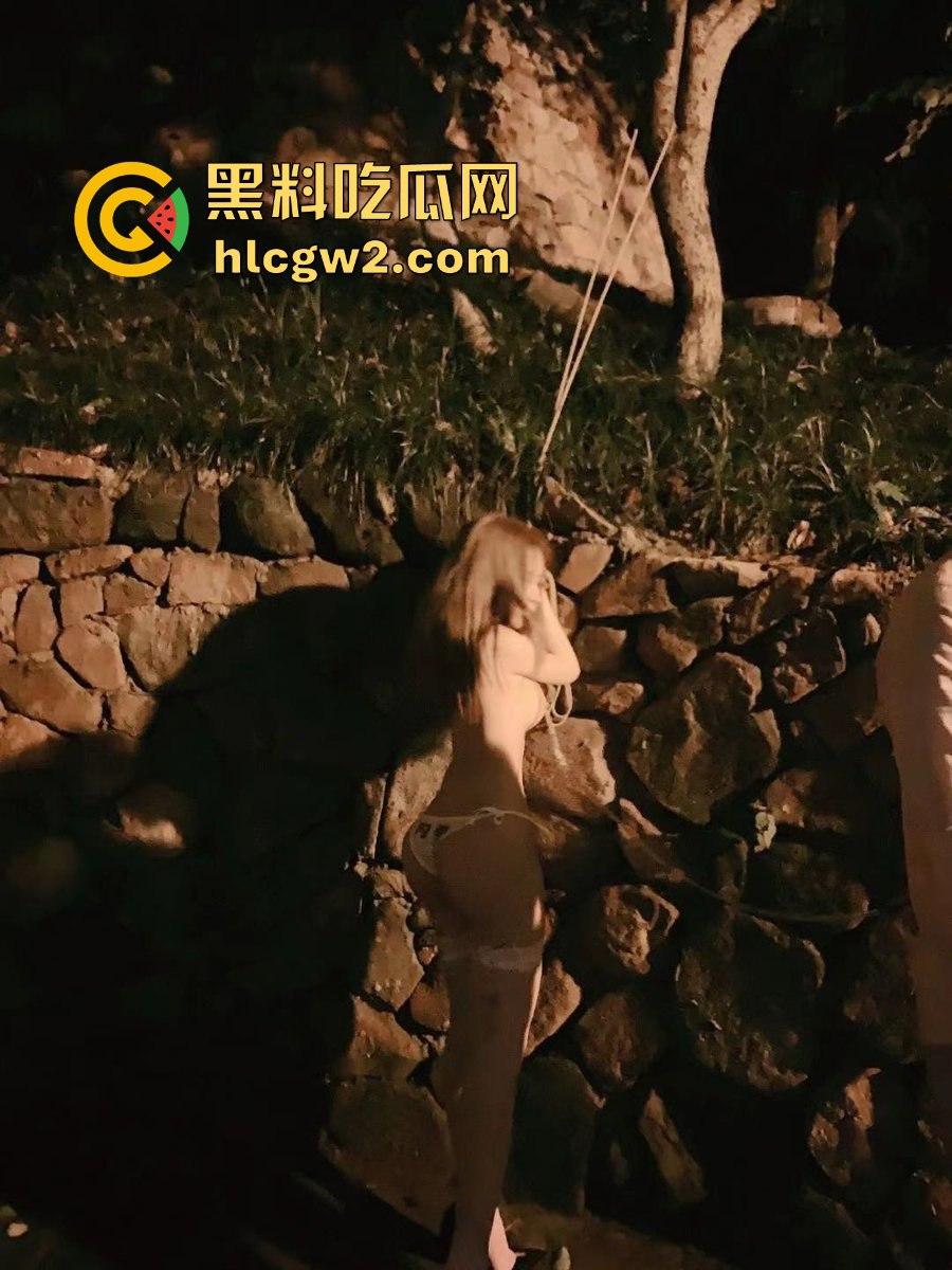 杭州顶级上流社交圈名媛【孙鲤】咖啡厅公开露出搞得满屋都是春光 顶级名媛竟然当众啪啪啪!-1