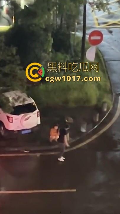 舔狗的终极下场，辛辛苦苦得到的女神一不开心就狂删自己耳光，只求女神能原谅，不是用得着这么卑微嘛！-2