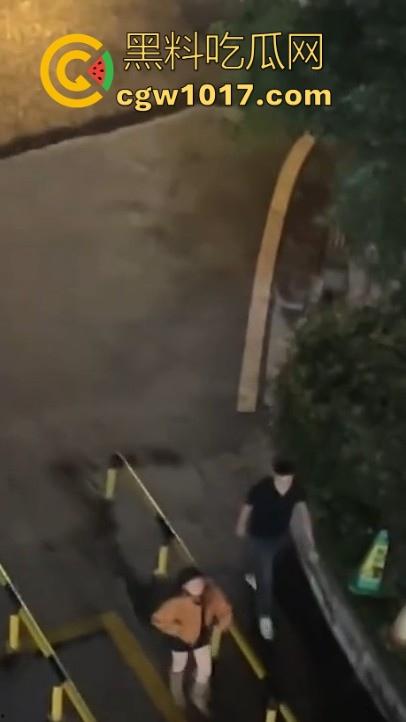 舔狗的终极下场，辛辛苦苦得到的女神一不开心就狂删自己耳光，只求女神能原谅，不是用得着这么卑微嘛！-8