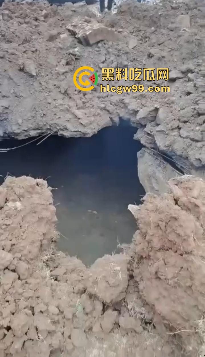 四川内江新年第一炮,熊孩子鞭炮炸翻井盖,轰飞数辆豪车, 580万天价损失,爹妈开年直接破产!-19