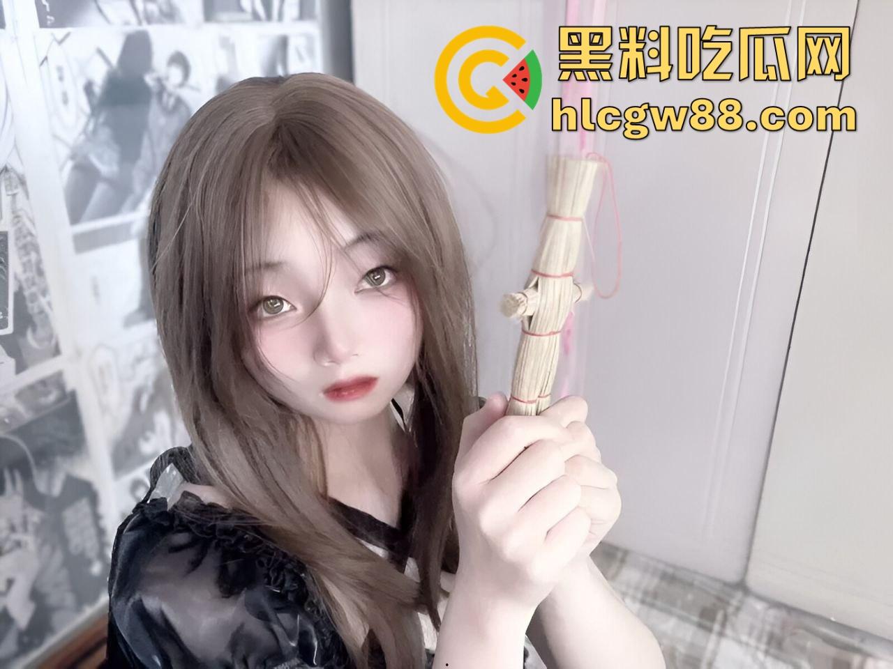 吉林交通职业学院【李梦斐】大长腿巨乳尤物,网调视频被渣男曝光,宿舍里直接爬地玩骚穴!-3