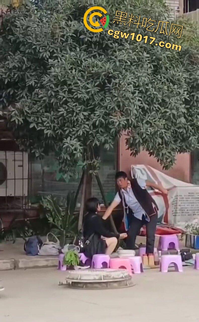 公园摆摊算命,算命大师哄骗极品小仙女,揉胸抠穴就能断知福祸,趁机揩油过足手瘾,我现在学算命来得及吗?-9