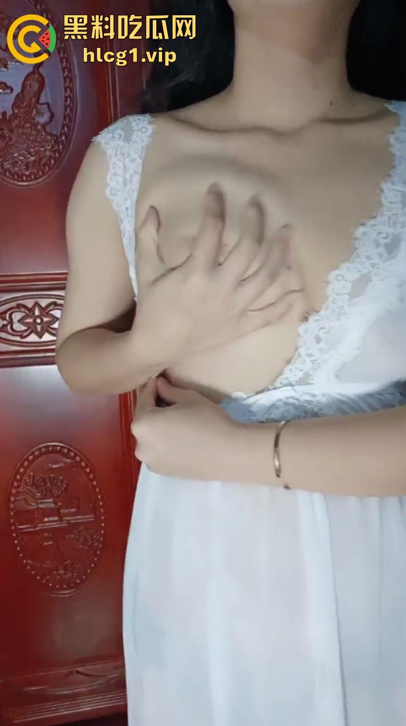 还有这操作!河南平顶山 小少妇下海开直播捞钱 被同村熟人看到威胁操三个月-4