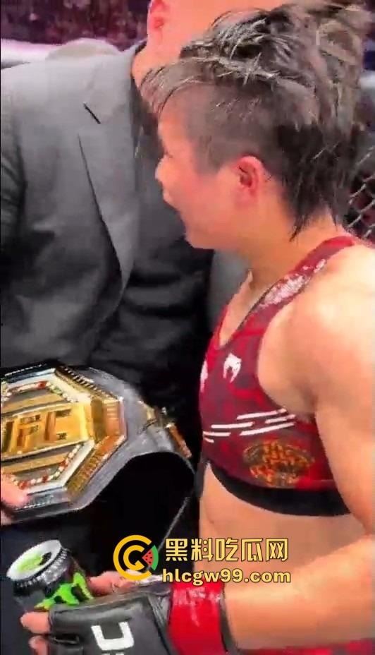 王者之名实至名归【张伟丽】UFC312鏖战五回合，生擒苏亚雷斯再夺金腰带彻底封神，双级霸主指日可待！-10