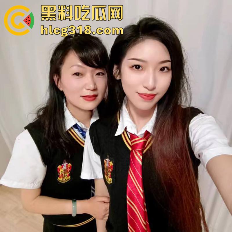 快手骚母女【辣妈爱跳舞】,极品骚妈带性感女儿,擦边热舞勾引金主,一同服侍金主爸爸视频曝光!-2