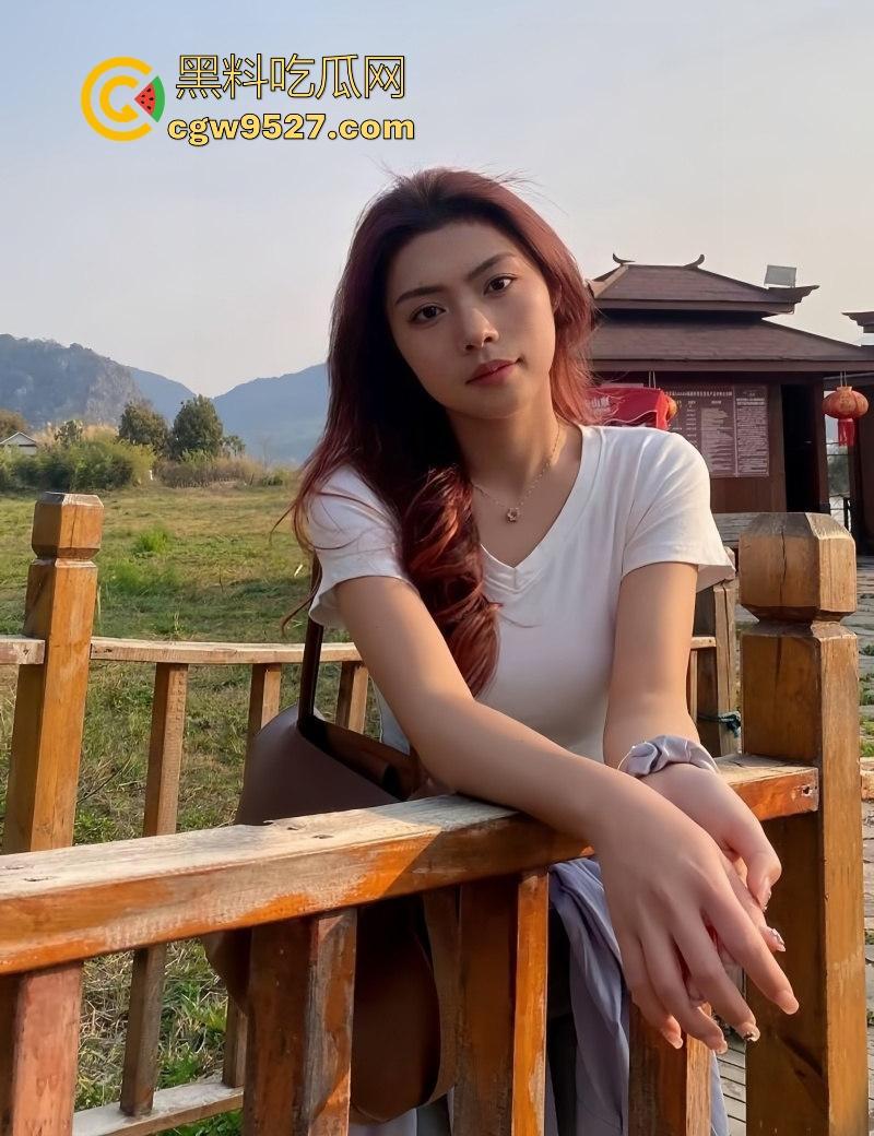 抖音约炮【铁锤妹妹】长时间的聊骚终于得手,紧致嫩穴夹得欲仙欲死,极致的反差骚逼!-3